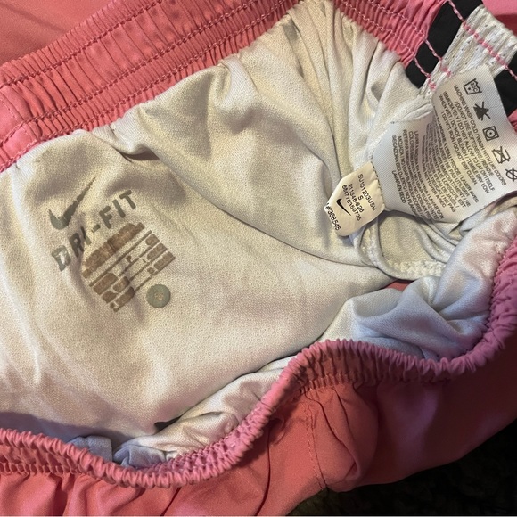 Nike Dri Fit short - Picture 3 of 4